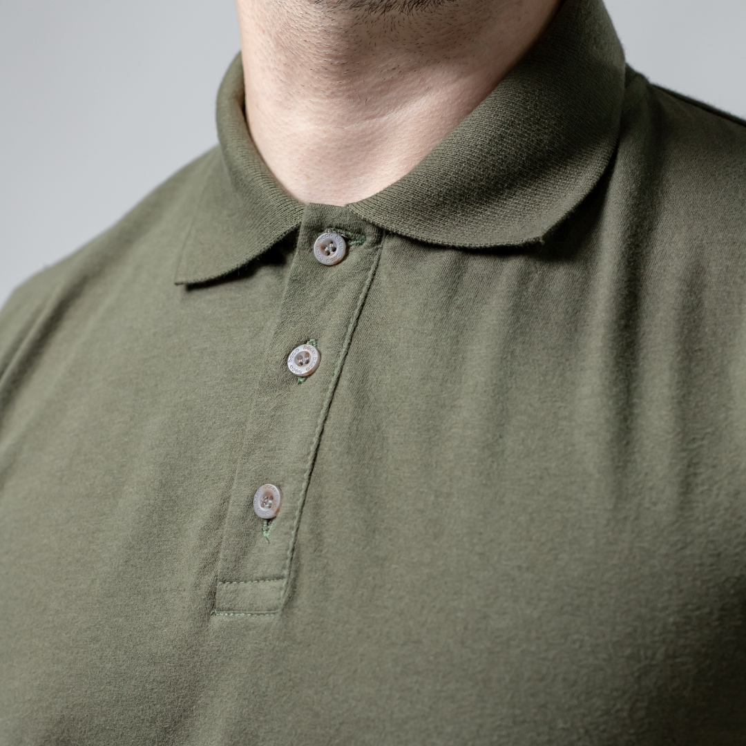 Remera con cuello Confort