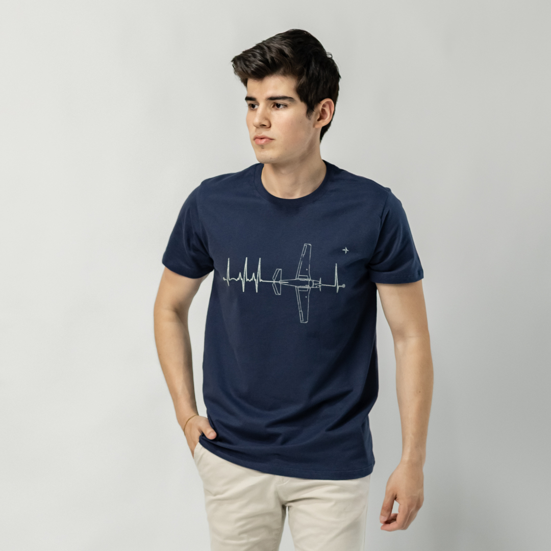 Remera Baco Confort Estampa Avión