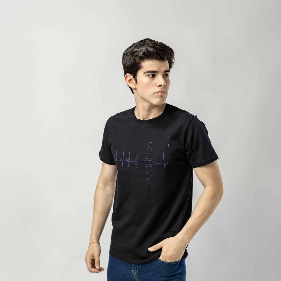Remera Baco Confort Estampa Avión