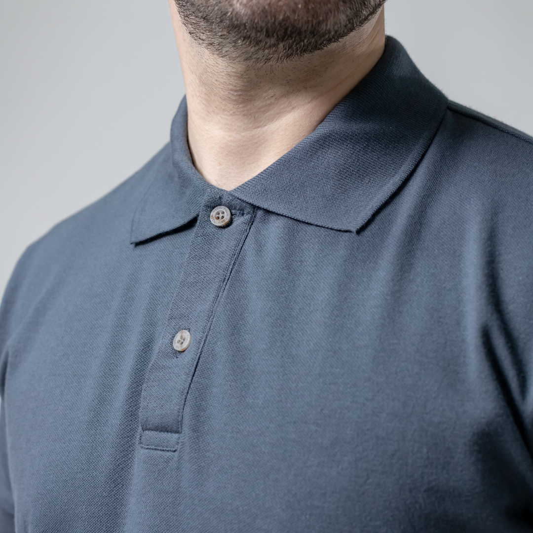 Remera con cuello Confort