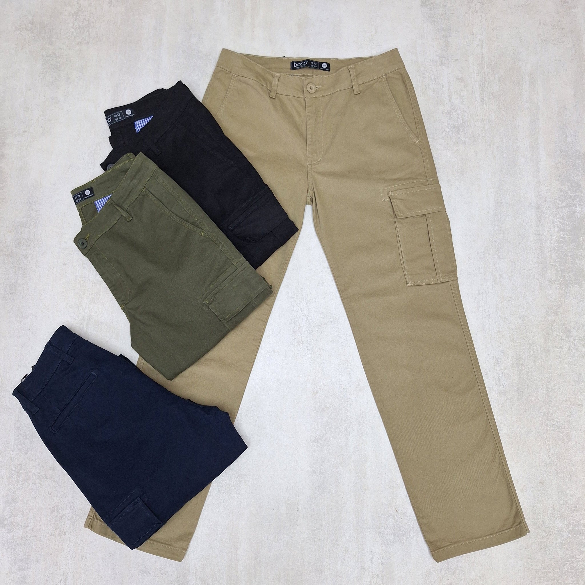 Pantalón Cargo Con Bordado