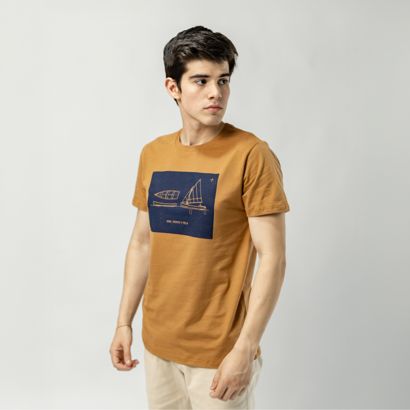 Remera Baco Confort Estampa Barco