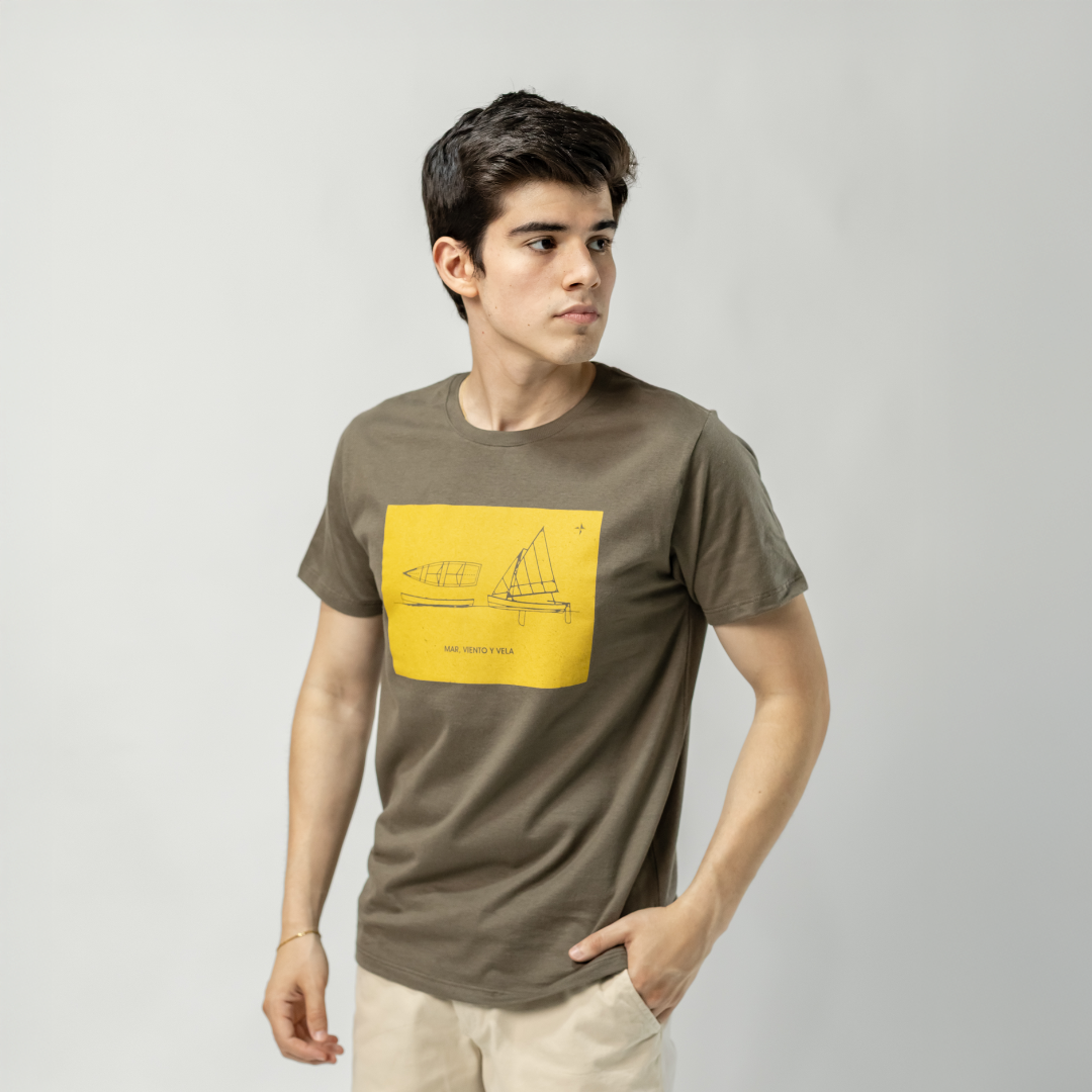 Remera Baco Confort Estampa Barco