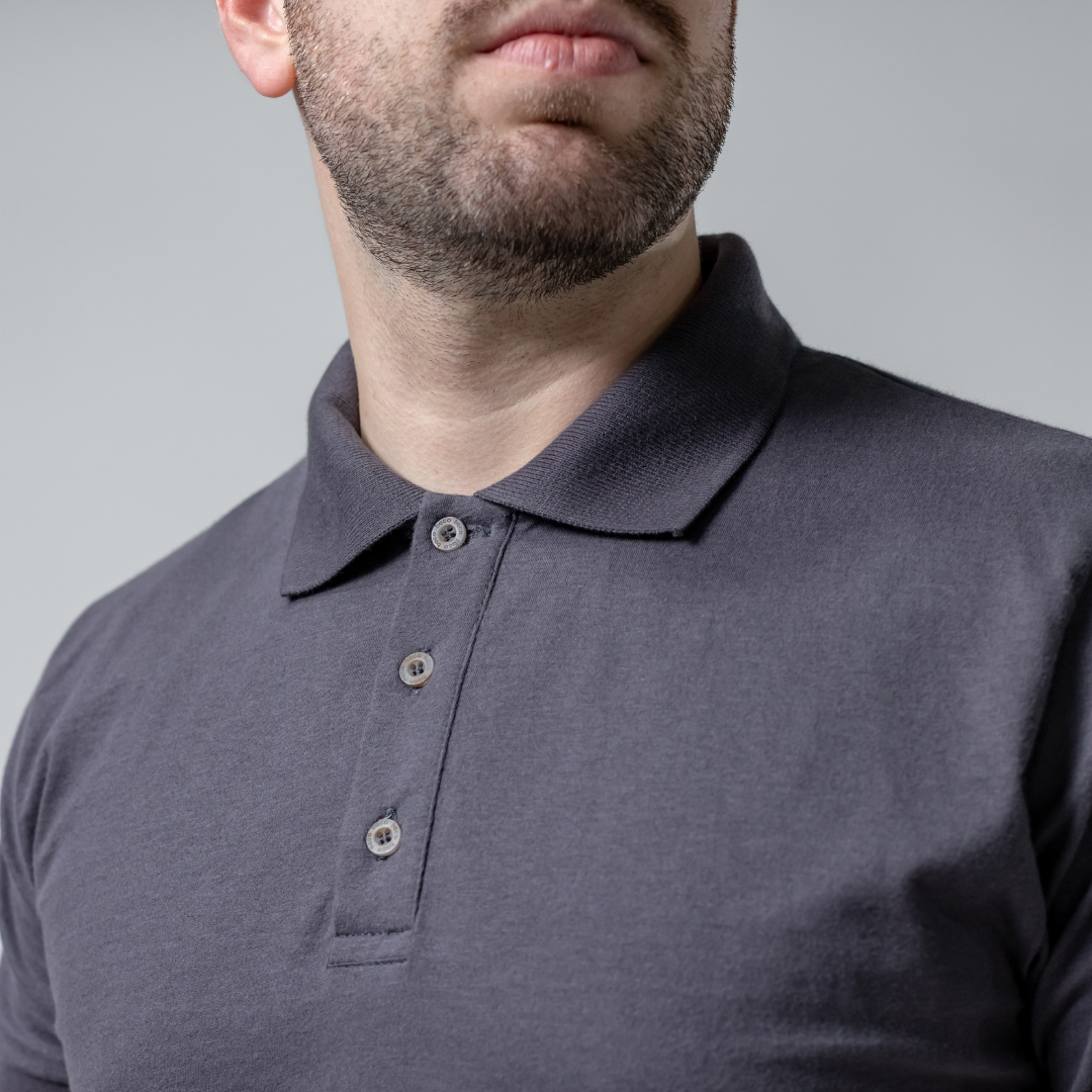 Remera con cuello Confort