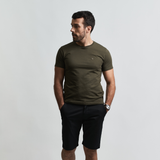 Remera Essential con bordado en pecho regular fit