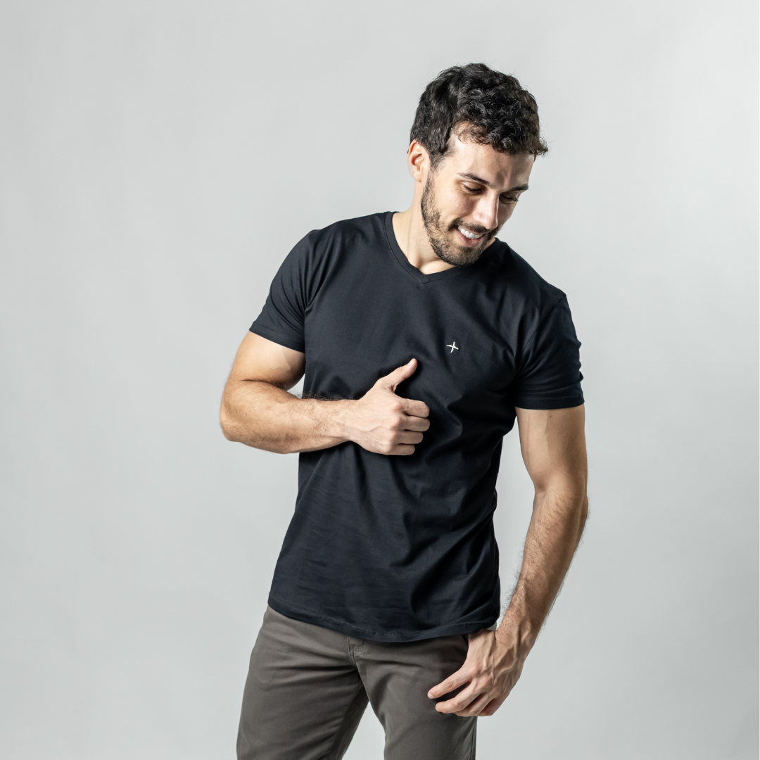 Remera Baco Orión Cuello V