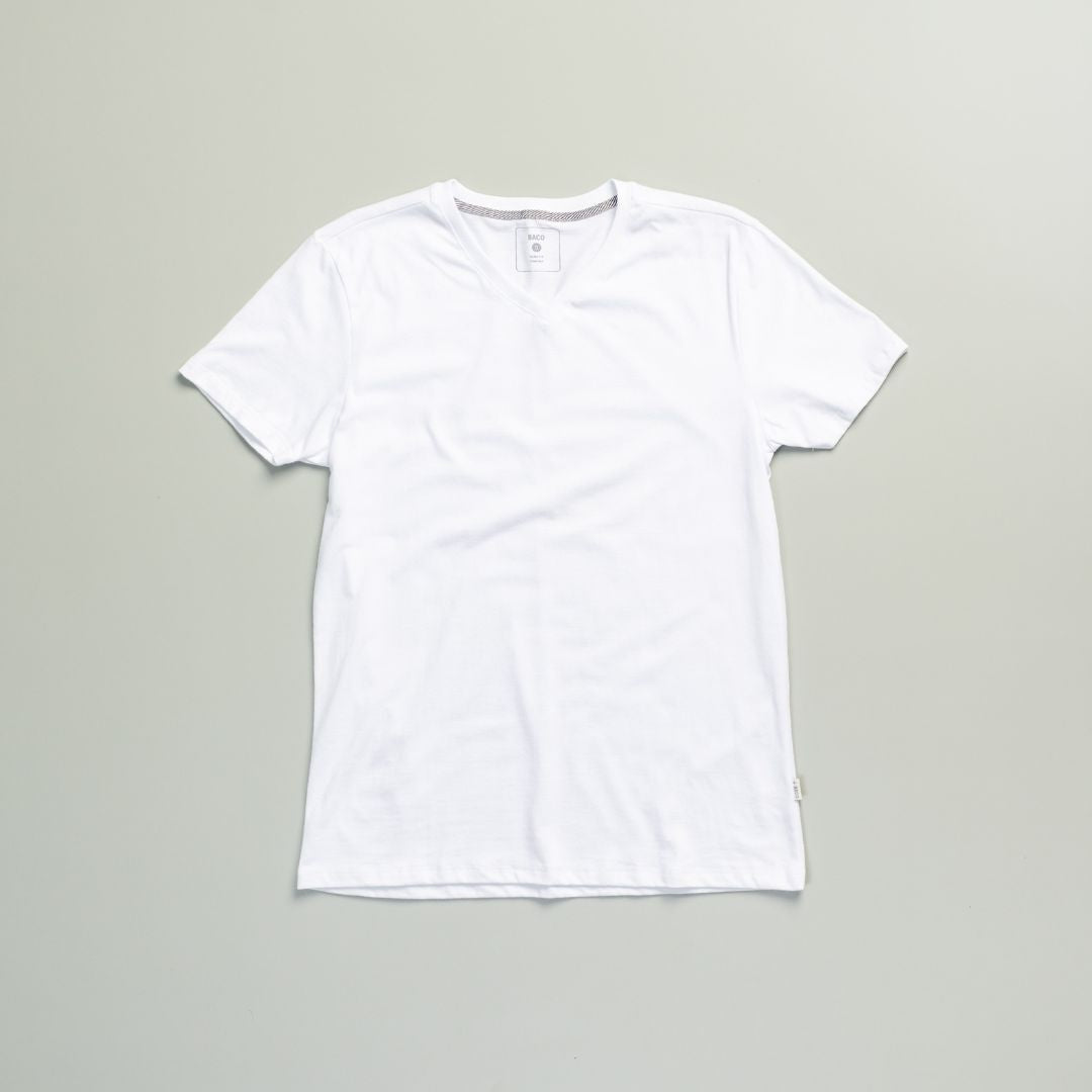 Remera cuello en V confort