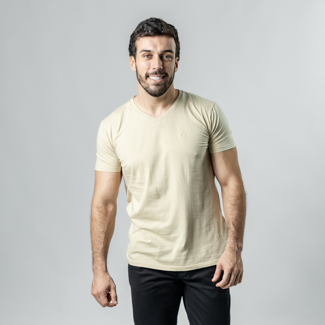 Remera Baco Orión Cuello V