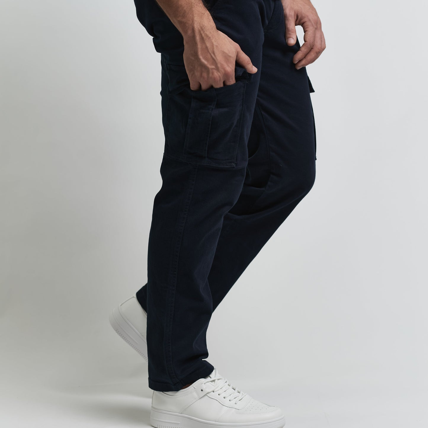 Pantalón Cargo Con Bordado