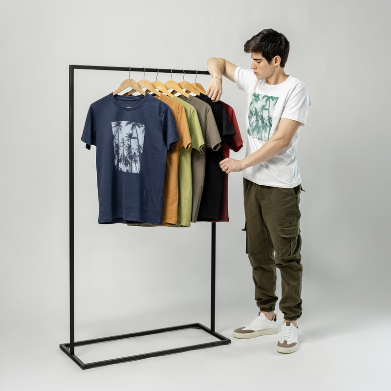 Remera Baco Confort Estampa Palmeras