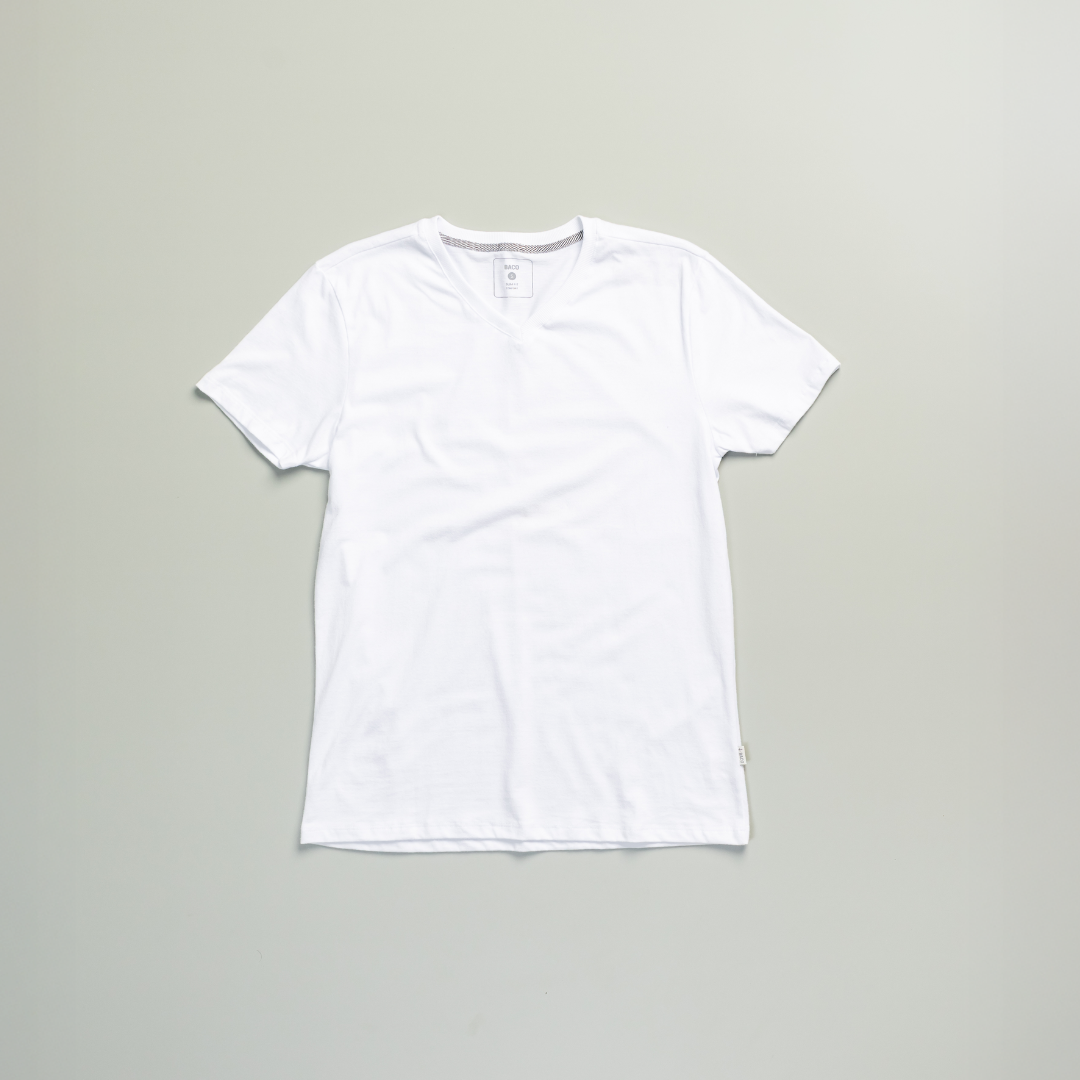 Remera cuello en V confort