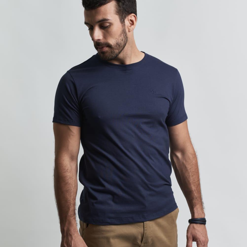 Remera Essential con bordado en pecho regular fit