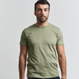 Remera Essential con bordado en pecho regular fit